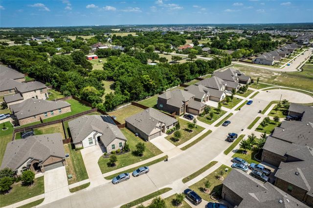 802 Grove Park Lane, Midlothian, TX 76065