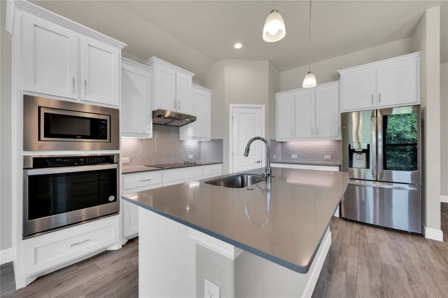 802 Grove Park Lane, Midlothian, TX 76065