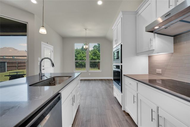 802 Grove Park Lane, Midlothian, TX 76065