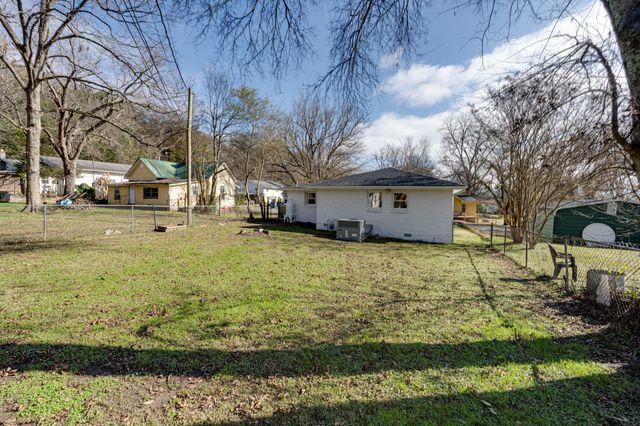 104 Locust Avenue, South Pittsburg, TN 37380