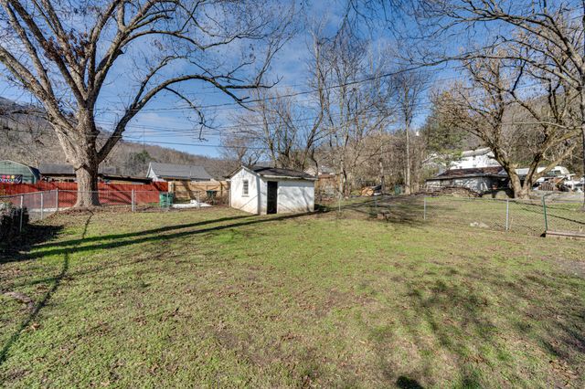 104 Locust Avenue, South Pittsburg, TN 37380