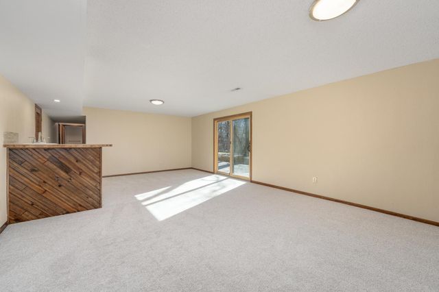 437 W Woodland Dr, Derby, KS 67037