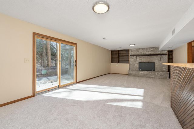 437 W Woodland Dr, Derby, KS 67037