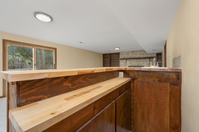 437 W Woodland Dr, Derby, KS 67037