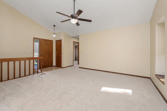 437 W Woodland Dr, Derby, KS 67037