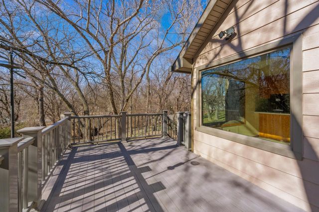 437 W Woodland Dr, Derby, KS 67037