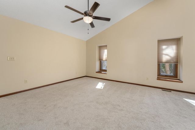 437 W Woodland Dr, Derby, KS 67037