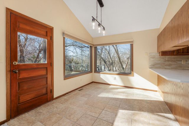 437 W Woodland Dr, Derby, KS 67037