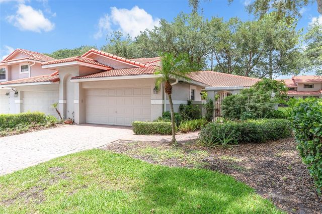 8237 BREEZE COVE LANE, Orlando, FL 32819