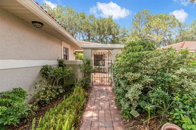8237 BREEZE COVE LANE, Orlando, FL 32819