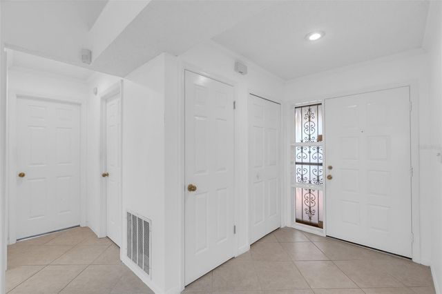 8237 BREEZE COVE LANE, Orlando, FL 32819