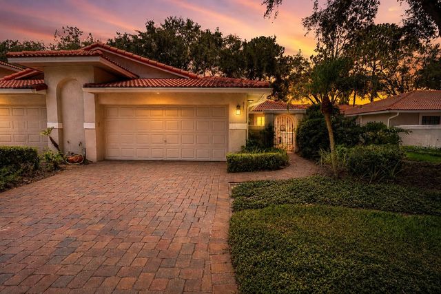 8237 BREEZE COVE LANE, Orlando, FL 32819