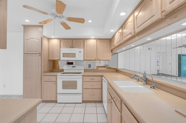 8237 BREEZE COVE LANE, Orlando, FL 32819