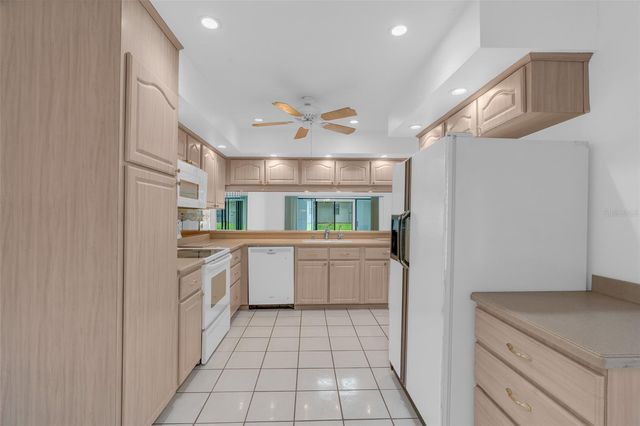 8237 BREEZE COVE LANE, Orlando, FL 32819