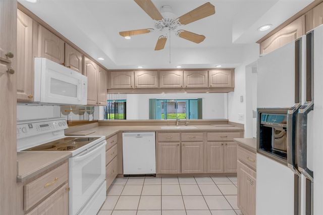 8237 BREEZE COVE LANE, Orlando, FL 32819