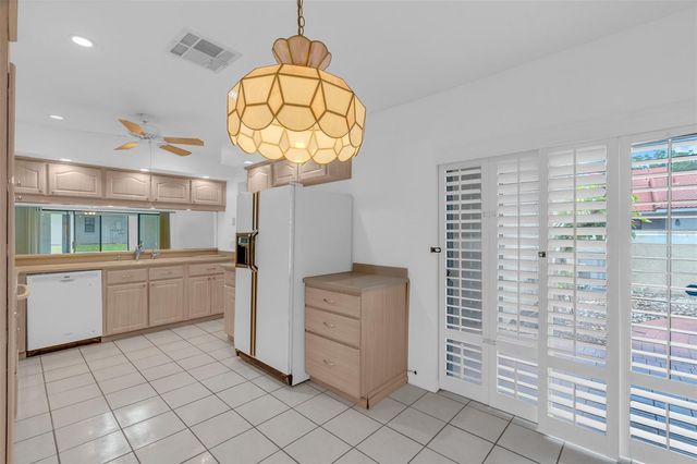 8237 BREEZE COVE LANE, Orlando, FL 32819