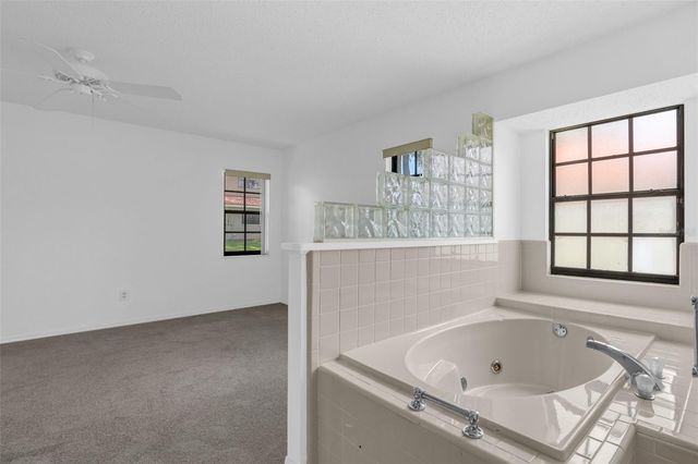 8237 BREEZE COVE LANE, Orlando, FL 32819