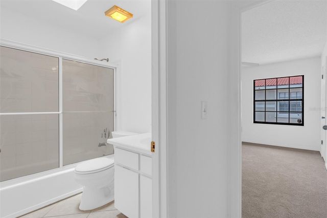 8237 BREEZE COVE LANE, Orlando, FL 32819