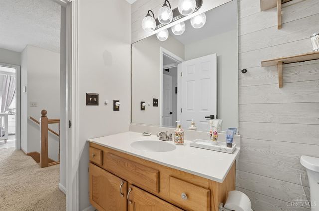 12025 Springdale Lake Drive, Springdale, OH 45246