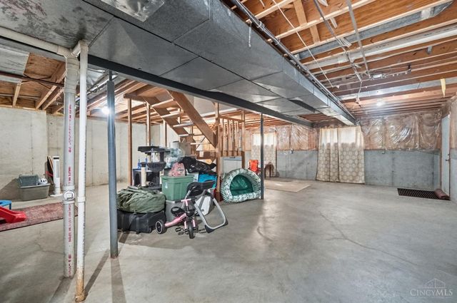 12025 Springdale Lake Drive, Springdale, OH 45246