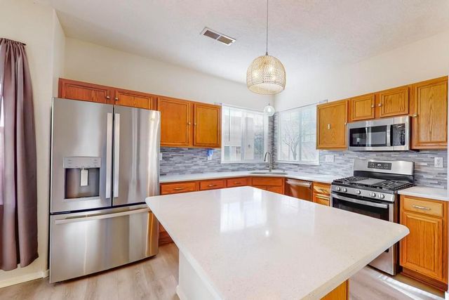 3233 Renaissance Drive SE, Rio Rancho, NM 87124