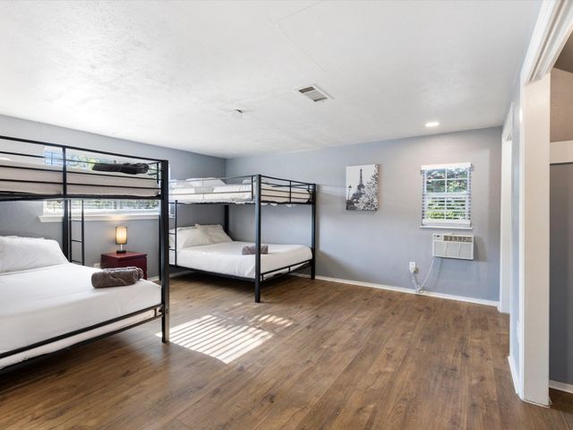 3614 Parader Court, Dallas, TX 75228