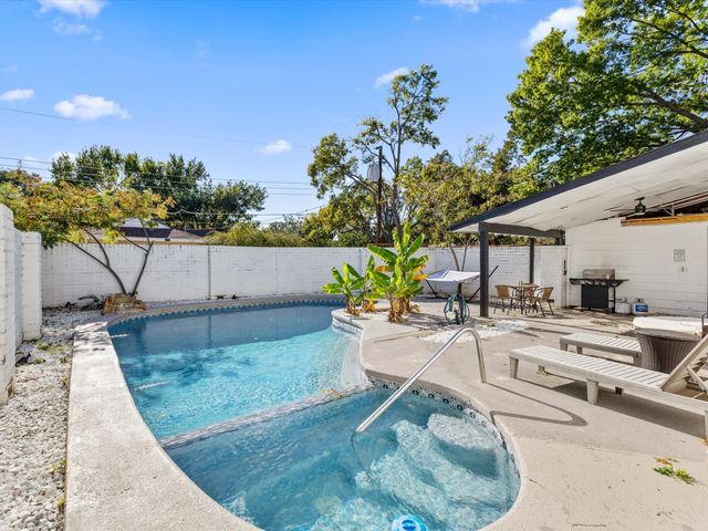 3614 Parader Court, Dallas, TX 75228