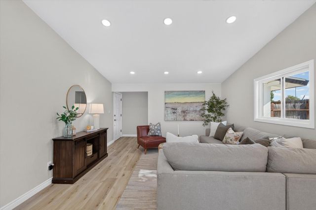 6501 Stoneman Dr, North Highlands, CA 95660