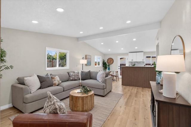 6501 Stoneman Dr, North Highlands, CA 95660
