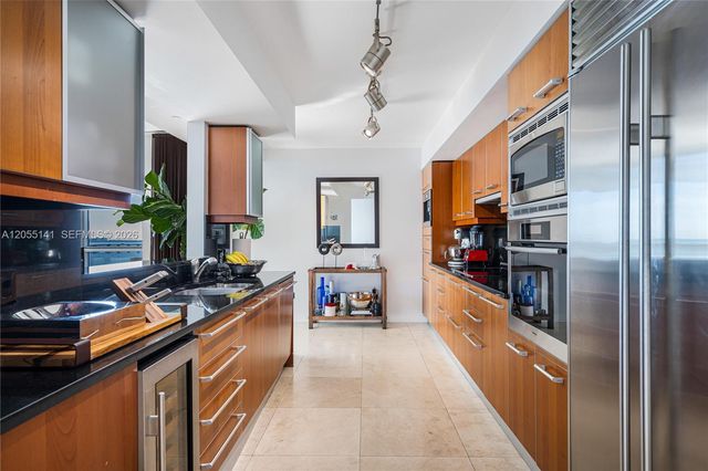 1331 Brickell Bay Dr 1611, Miami, FL 33131