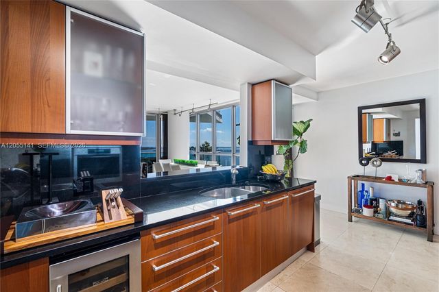 1331 Brickell Bay Dr 1611, Miami, FL 33131