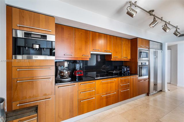 1331 Brickell Bay Dr 1611, Miami, FL 33131