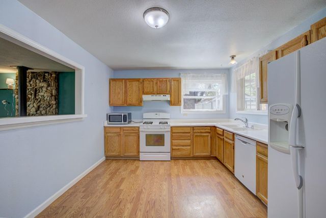 15241 Magnolia Rd, Grass Valley, CA 95949