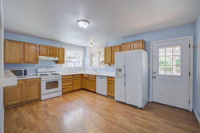 15241 Magnolia Rd, Grass Valley, CA 95949