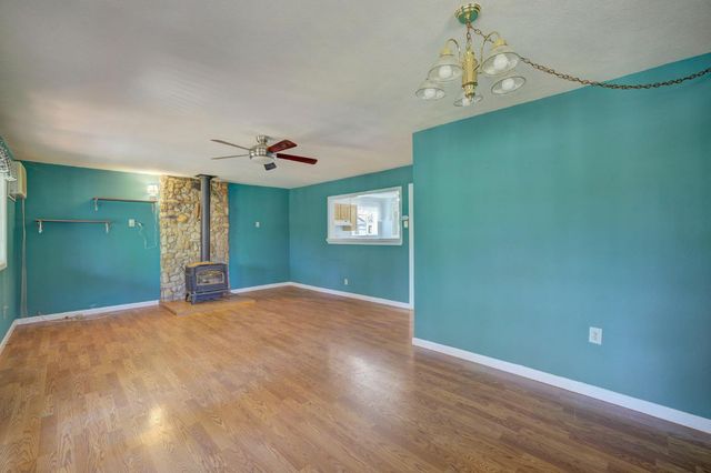 15241 Magnolia Rd, Grass Valley, CA 95949