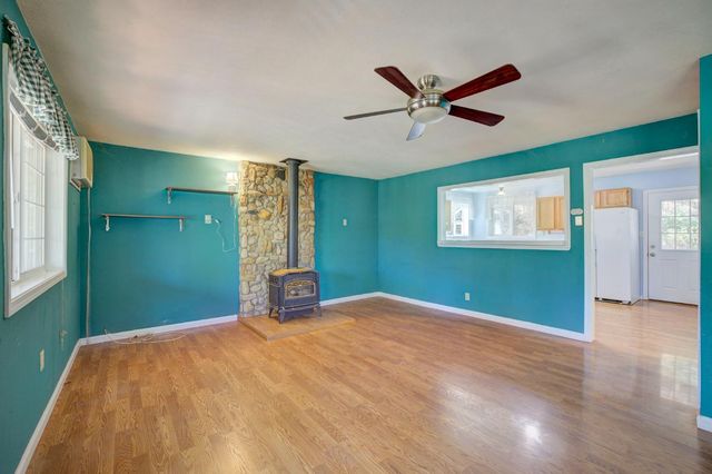 15241 Magnolia Rd, Grass Valley, CA 95949