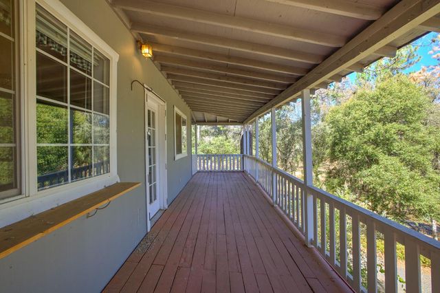 15241 Magnolia Rd, Grass Valley, CA 95949