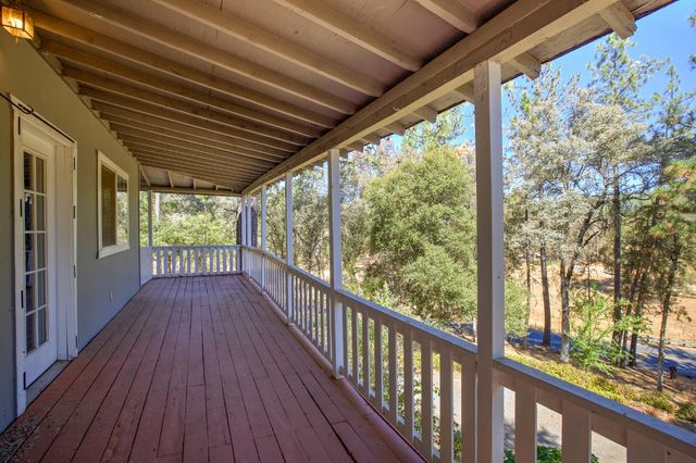 15241 Magnolia Rd, Grass Valley, CA 95949