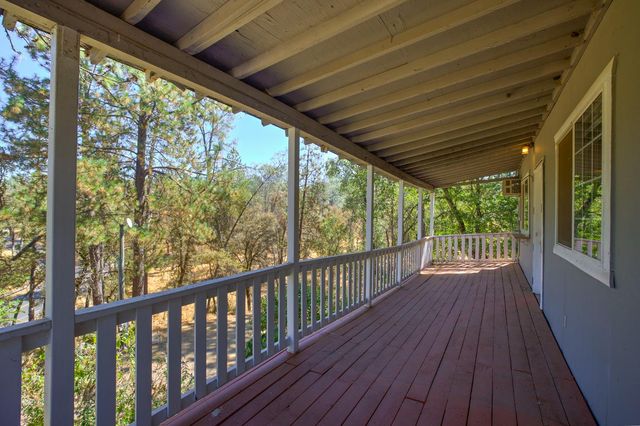 15241 Magnolia Rd, Grass Valley, CA 95949
