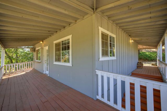 15241 Magnolia Rd, Grass Valley, CA 95949