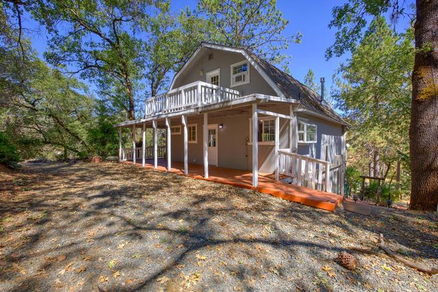 15241 Magnolia Rd, Grass Valley, CA 95949