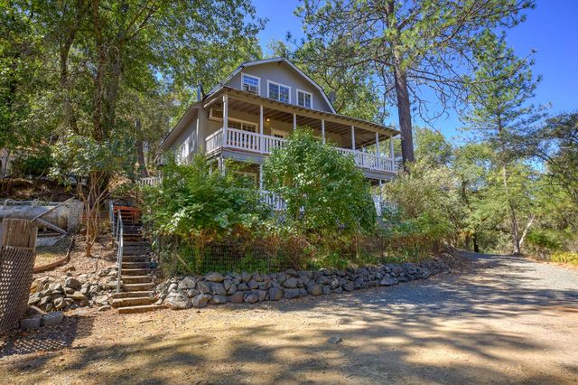 15241 Magnolia Rd, Grass Valley, CA 95949