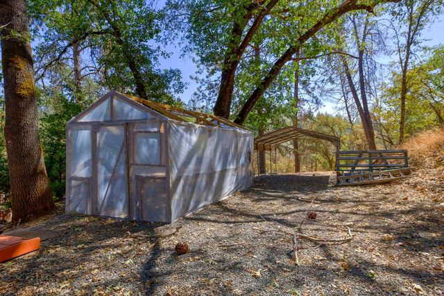 15241 Magnolia Rd, Grass Valley, CA 95949