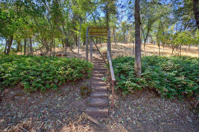 15241 Magnolia Rd, Grass Valley, CA 95949