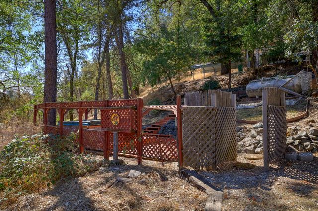 15241 Magnolia Rd, Grass Valley, CA 95949