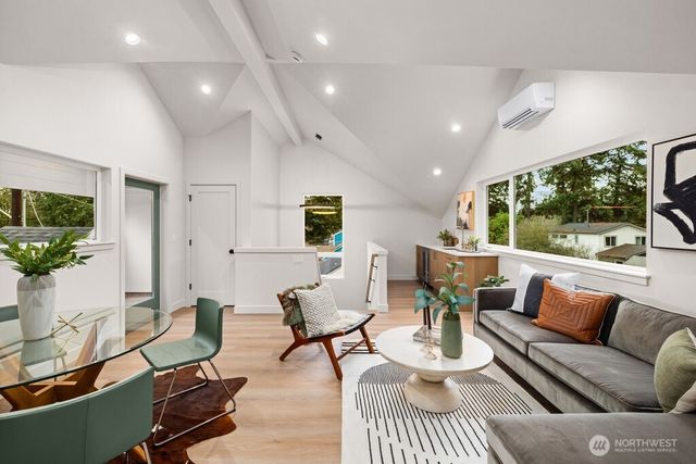 14027 1st Avenue NW, Seattle, WA 98177