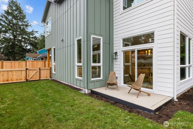 14027 1st Avenue NW, Seattle, WA 98177