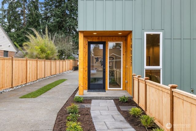 14027 1st Avenue NW, Seattle, WA 98177