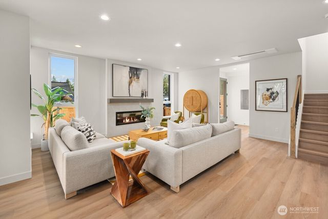 14027 1st Avenue NW, Seattle, WA 98177