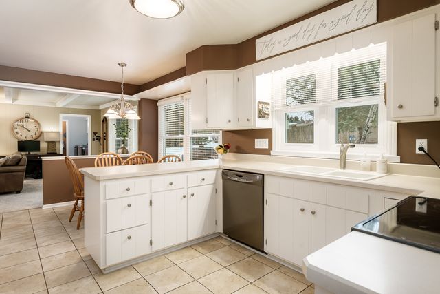 4552 Sunderman Road, Rockford, IL 61114